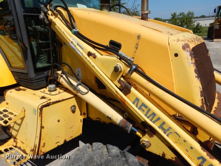image for item DM1386 2002 New Holland LB110B  backhoe