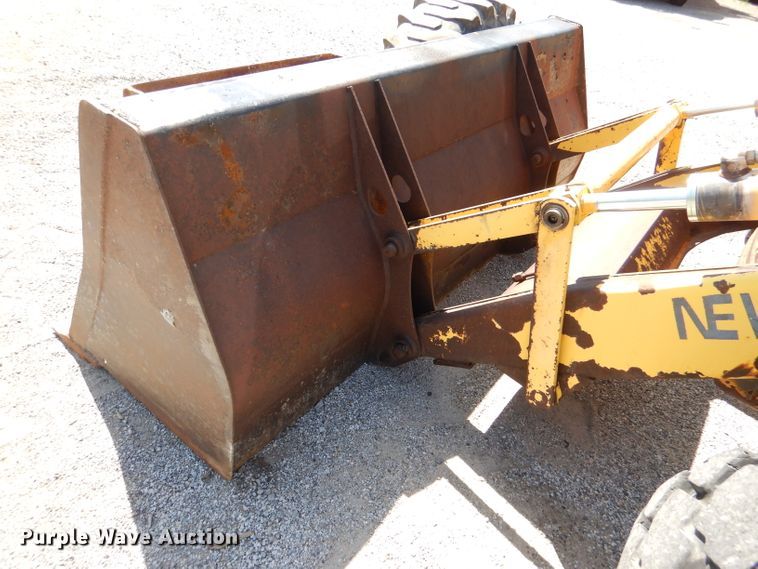 image for item DM1386 2002 New Holland LB110B  backhoe