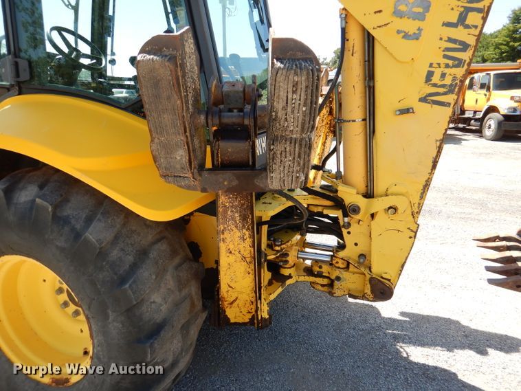 image for item DM1386 2002 New Holland LB110B  backhoe