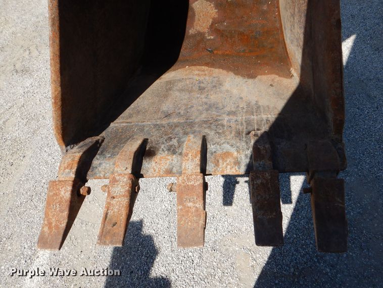 image for item DM1386 2002 New Holland LB110B  backhoe