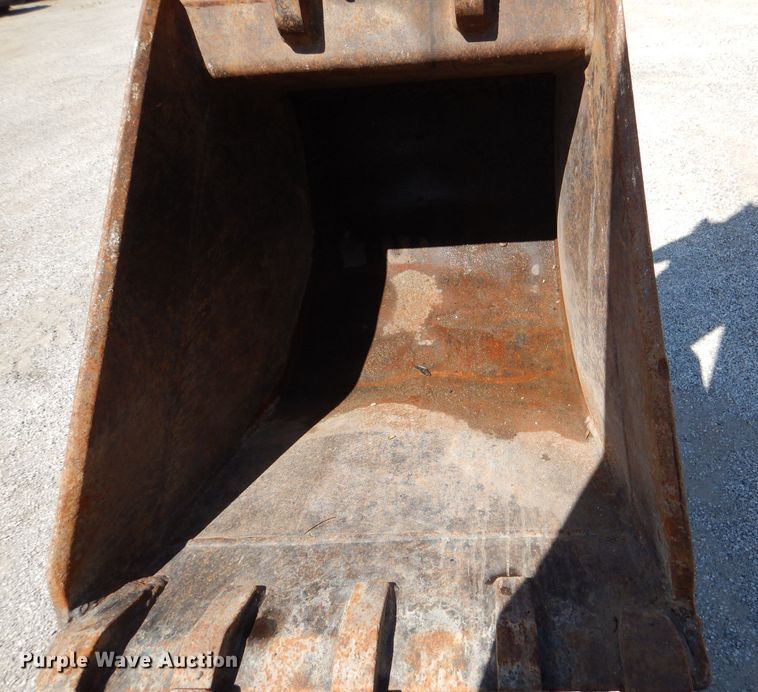 image for item DM1386 2002 New Holland LB110B  backhoe