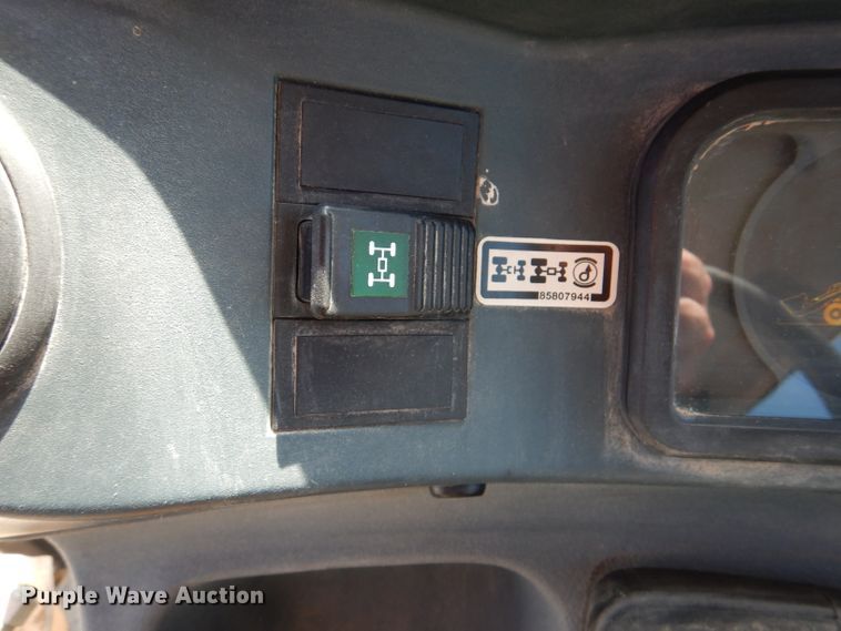 image for item DM1386 2002 New Holland LB110B  backhoe