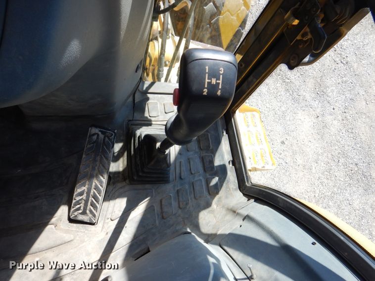 image for item DM1386 2002 New Holland LB110B  backhoe