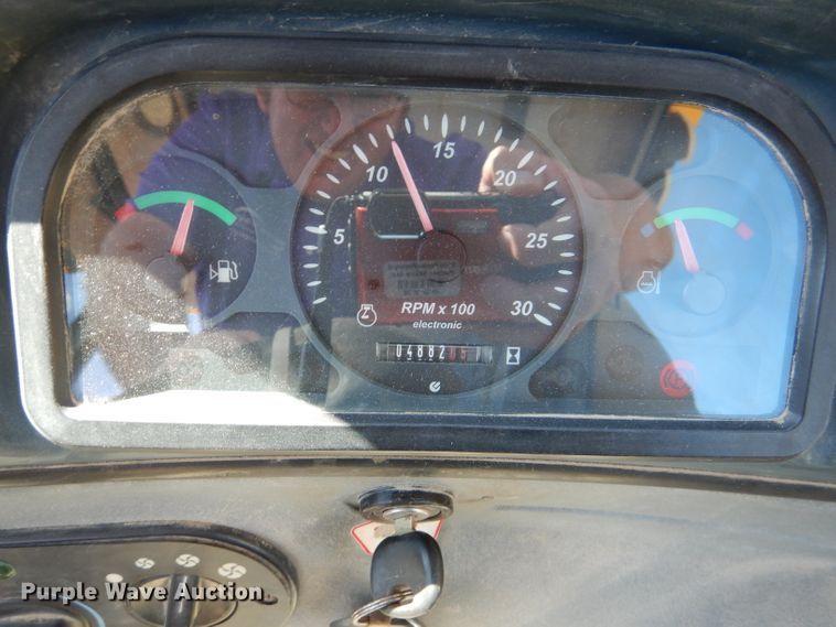 image for item DM1386 2002 New Holland LB110B  backhoe