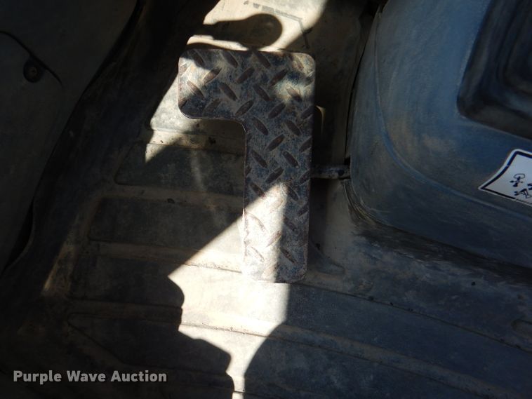 image for item DM1386 2002 New Holland LB110B  backhoe