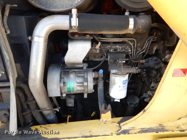 image for item DM1386 2002 New Holland LB110B  backhoe