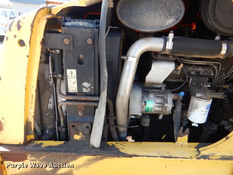 image for item DM1386 2002 New Holland LB110B  backhoe