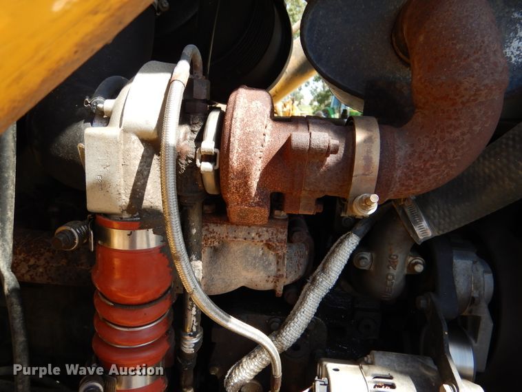 image for item DM1386 2002 New Holland LB110B  backhoe