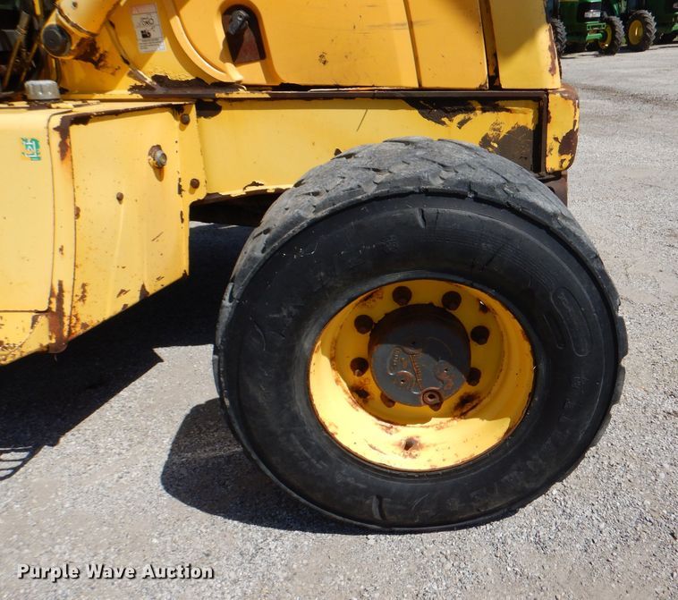 image for item DM1386 2002 New Holland LB110B  backhoe