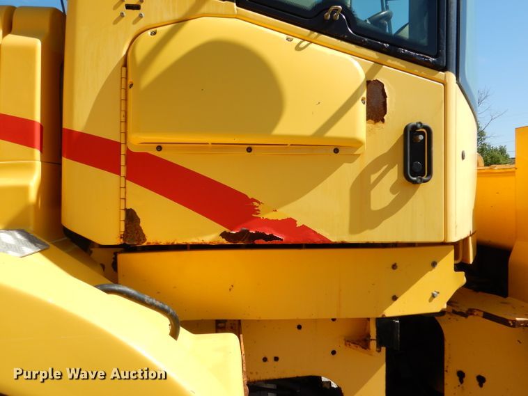 image for item DM1389 2006 New Holland LW130B  wheel loader