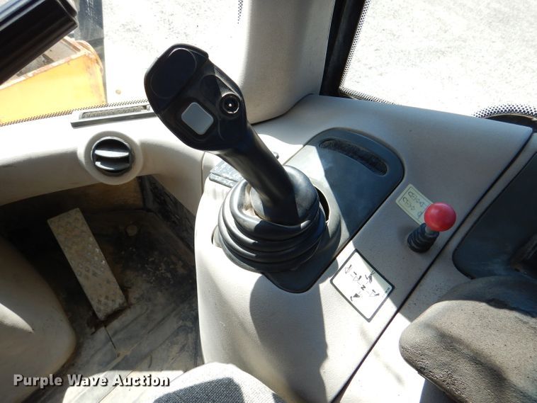 image for item DM1389 2006 New Holland LW130B  wheel loader