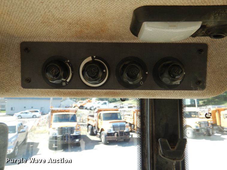 image for item DM1389 2006 New Holland LW130B  wheel loader