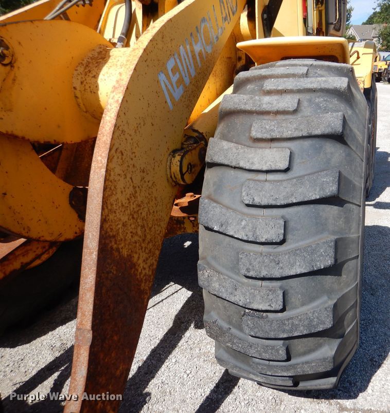 image for item DM1389 2006 New Holland LW130B  wheel loader