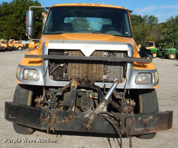 image for item DM1394 2006 International WorkStar 7400  truck cab and chassis