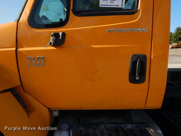 image for item DM1394 2006 International WorkStar 7400  truck cab and chassis