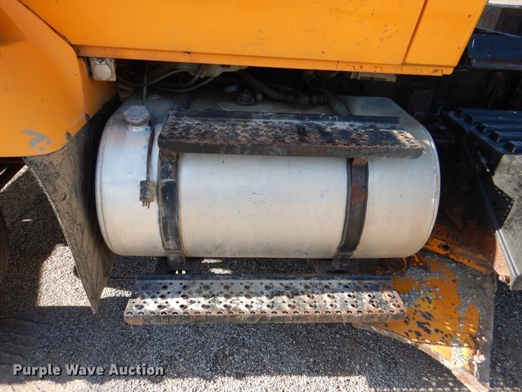 image for item DM1394 2006 International WorkStar 7400  truck cab and chassis