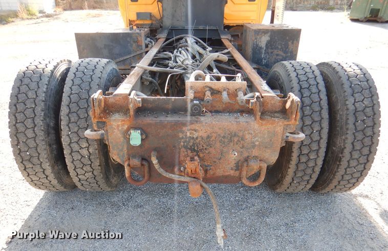 image for item DM1394 2006 International WorkStar 7400  truck cab and chassis