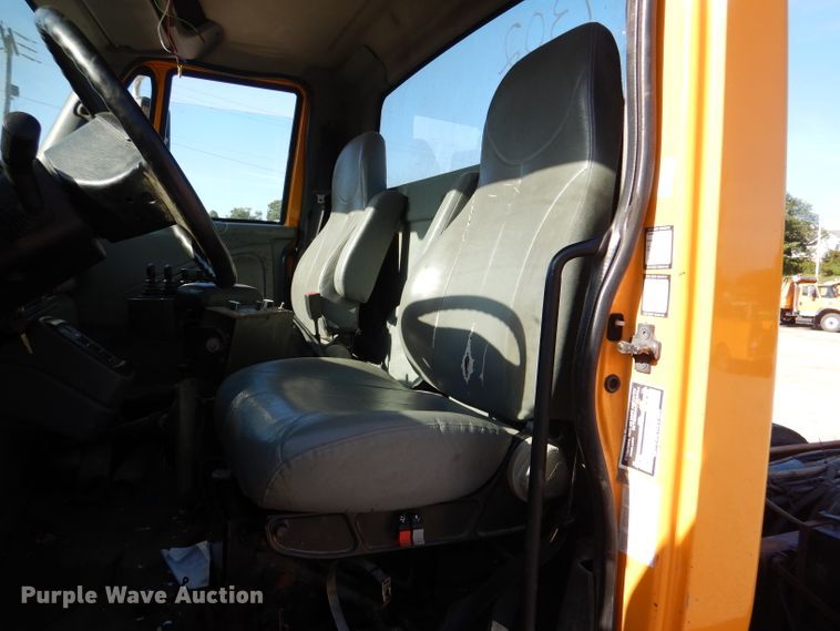 image for item DM1394 2006 International WorkStar 7400  truck cab and chassis