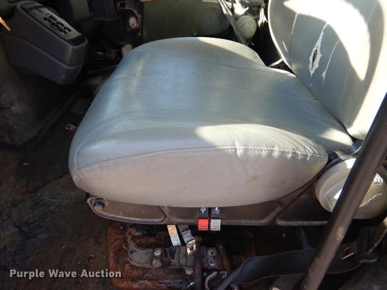 image for item DM1394 2006 International WorkStar 7400  truck cab and chassis