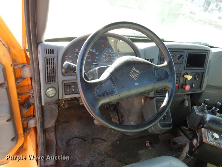 image for item DM1394 2006 International WorkStar 7400  truck cab and chassis