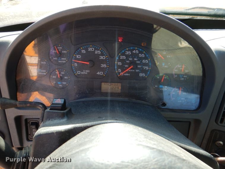 image for item DM1394 2006 International WorkStar 7400  truck cab and chassis