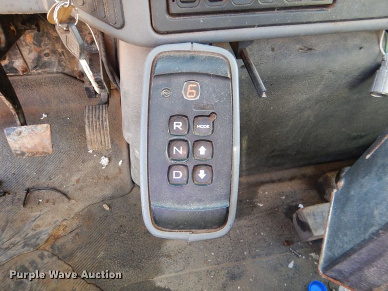 image for item DM1394 2006 International WorkStar 7400  truck cab and chassis