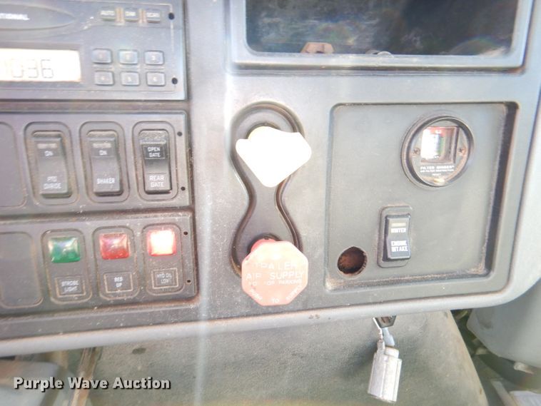 image for item DM1394 2006 International WorkStar 7400  truck cab and chassis