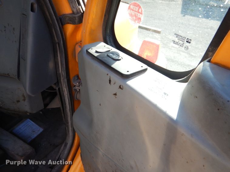 image for item DM1394 2006 International WorkStar 7400  truck cab and chassis