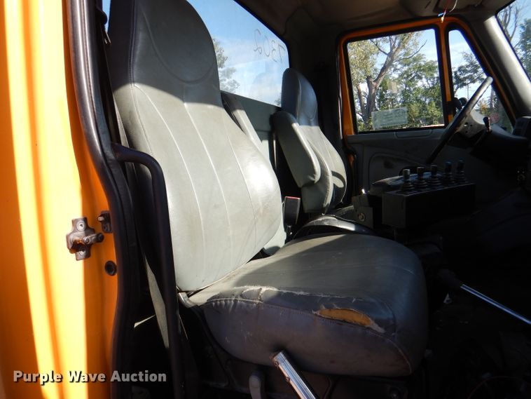 image for item DM1394 2006 International WorkStar 7400  truck cab and chassis