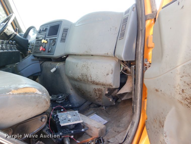 image for item DM1394 2006 International WorkStar 7400  truck cab and chassis