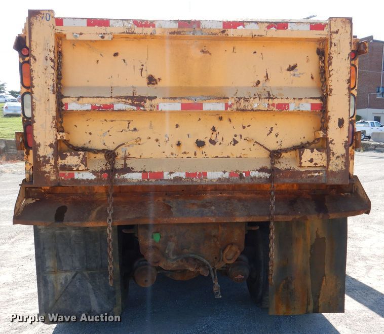 image for item DM1395 2004 International WorkStar 7400  dump truck