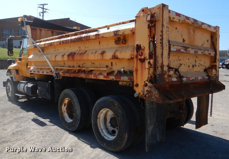 image for item DM1395 2004 International WorkStar 7400  dump truck