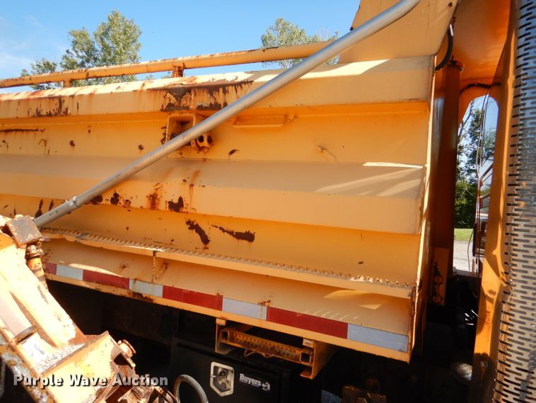 image for item DM1395 2004 International WorkStar 7400  dump truck