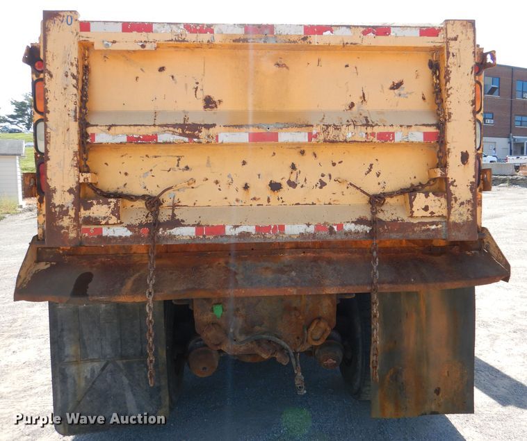 image for item DM1395 2004 International WorkStar 7400  dump truck