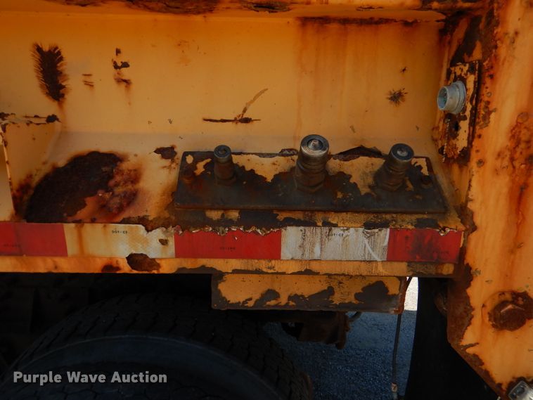 image for item DM1395 2004 International WorkStar 7400  dump truck