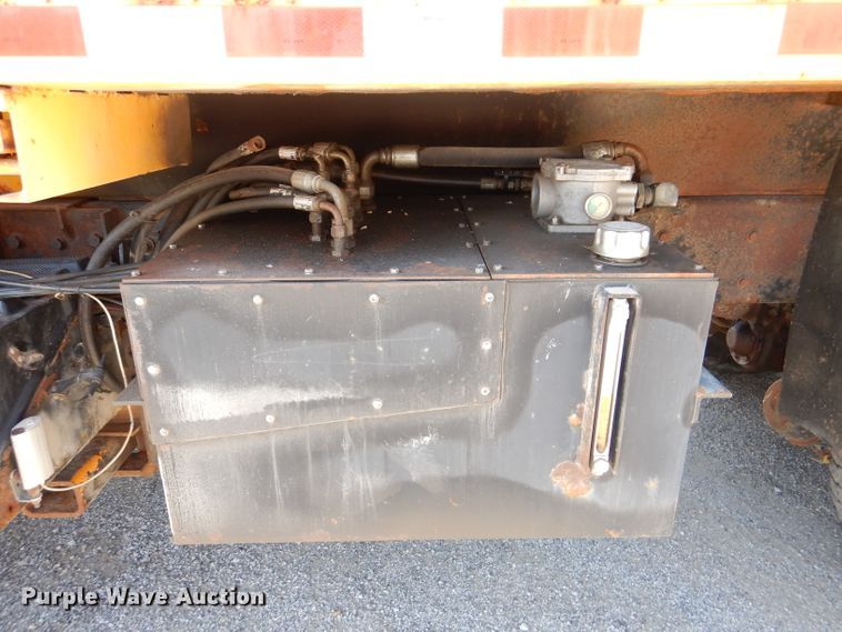 image for item DM1395 2004 International WorkStar 7400  dump truck