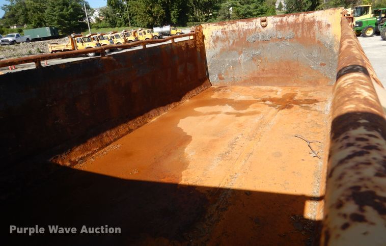 image for item DM1395 2004 International WorkStar 7400  dump truck