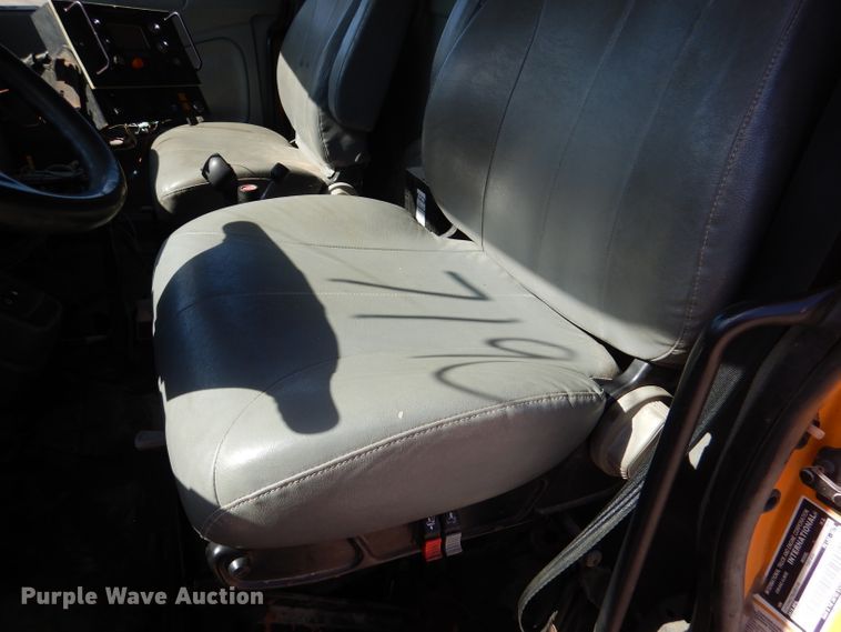 image for item DM1395 2004 International WorkStar 7400  dump truck