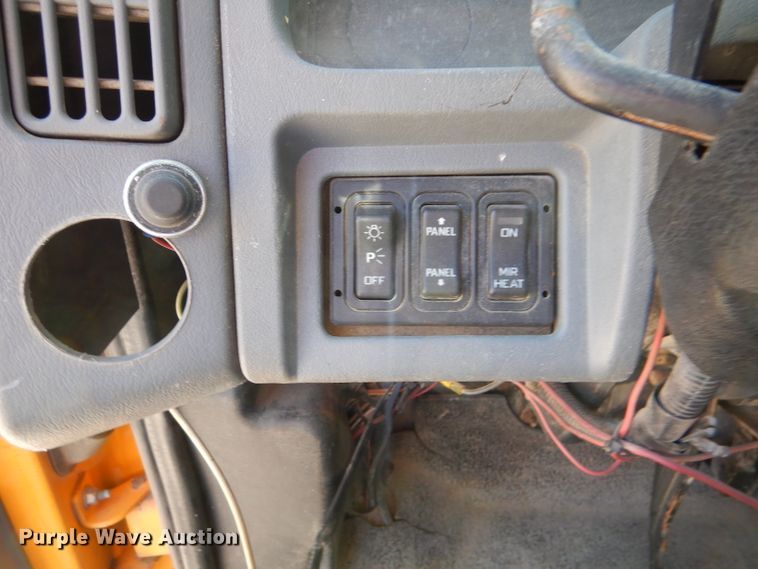 image for item DM1395 2004 International WorkStar 7400  dump truck