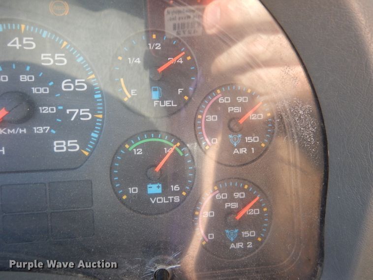 image for item DM1395 2004 International WorkStar 7400  dump truck