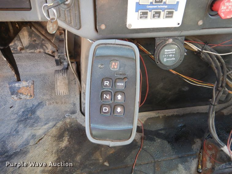 image for item DM1395 2004 International WorkStar 7400  dump truck