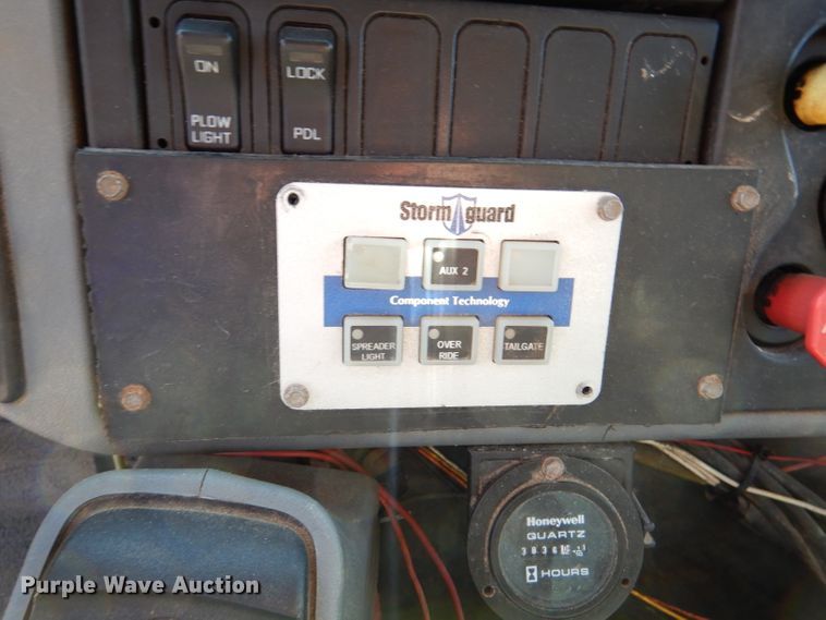 image for item DM1395 2004 International WorkStar 7400  dump truck