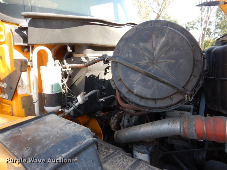 image for item DM1395 2004 International WorkStar 7400  dump truck