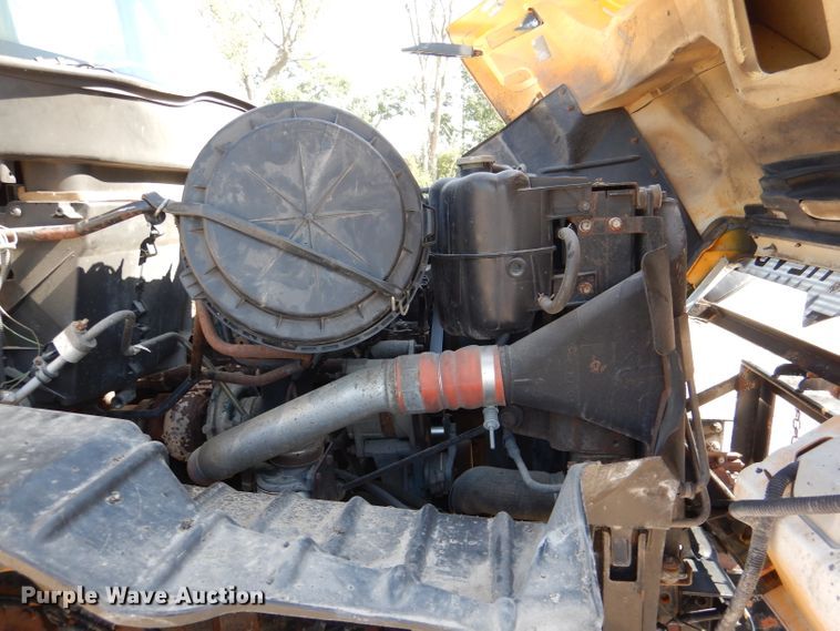 image for item DM1395 2004 International WorkStar 7400  dump truck