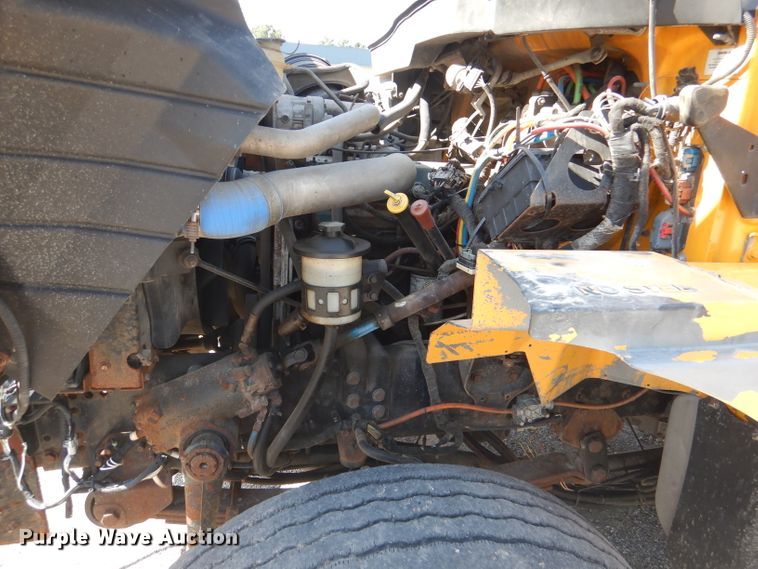 image for item DM1395 2004 International WorkStar 7400  dump truck