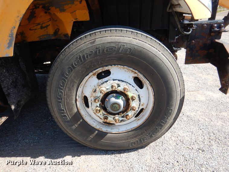 image for item DM1395 2004 International WorkStar 7400  dump truck