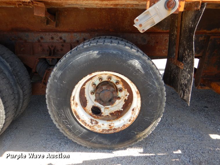 image for item DM1395 2004 International WorkStar 7400  dump truck