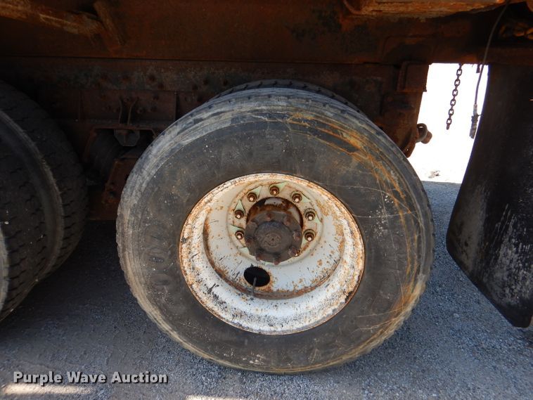 image for item DM1395 2004 International WorkStar 7400  dump truck