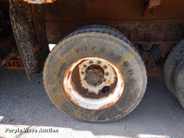 image for item DM1395 2004 International WorkStar 7400  dump truck