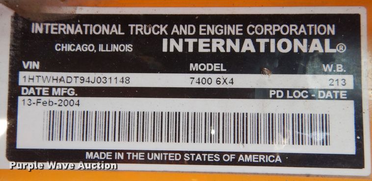 image for item DM1395 2004 International WorkStar 7400  dump truck